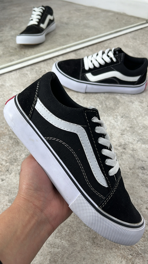 Vans negras