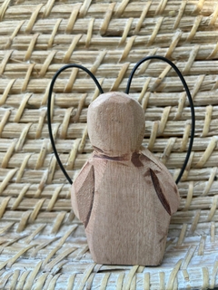 ANGELITO DE MADERA CON ALAS DE ALAMBRE - comprar online