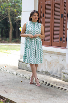 VESTIDO CURTO ESTAMPADO COM FORRO SERENA - comprar online