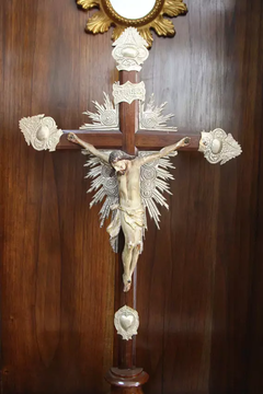 CRISTO CRUCIFICADO EM CRUZ DE JACARANDÁ - CÓD. 07