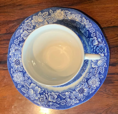 XÍCARA PARA CHÁ COM PIRES EM PORCELANA INGLESA AZUL - CÓD. 280 na internet