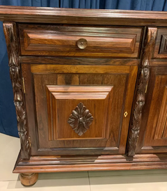 BUFFET EM JACARANDÁ, ESTILO COLONIAL, COM TRÊS PORTAS E TRÊS GAVETAS - CÓD. 42 - comprar online