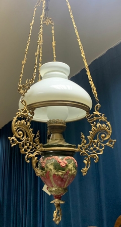 LUSTRE EM METAL DOURADO, CÚPULA OPALINAC COM DETALHE ROSA - CÓD. 339