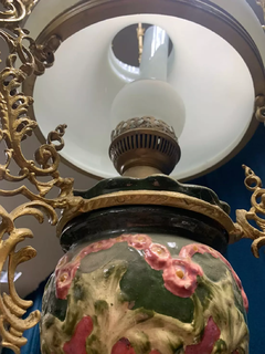 LUSTRE EM METAL DOURADO, CÚPULA OPALINAC COM DETALHE ROSA - CÓD. 339 - Toque Antigo