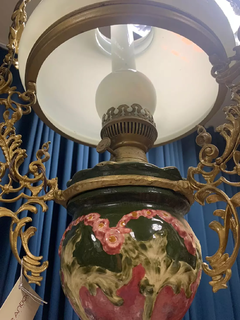 Imagem do LUSTRE EM METAL DOURADO, CÚPULA OPALINAC COM DETALHE ROSA - CÓD. 339