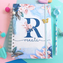 Caderno A5 Capa Alfabeto - Azul com flores rosa (pautado, quadriculado ou pontilhado)