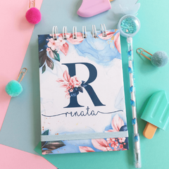 Kit Caderno Pautado A5 + Bloco A6 (folhas brancas) - Capa Alfabeto - Azul com flores rosa - loja online