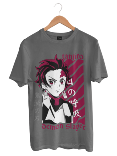 Camiseta Demon Slayer Green Dragon na internet