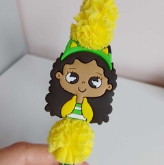 Tiara Gabby Pompom Verde e Amarela - Guida Acessórios 