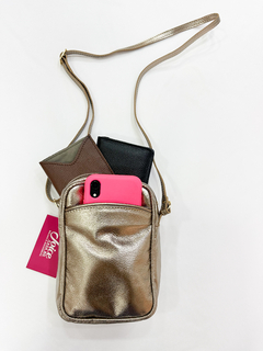 Bolsa feminina porta celular em couro dourada - comprar online