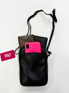 Bolsa feminina porta celular em couro preta