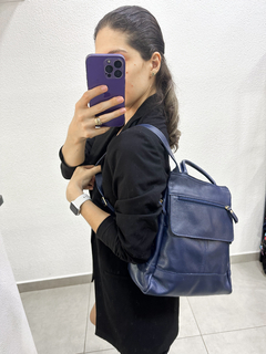 Mochila Azul Marinho Couro Anti Furto - comprar online