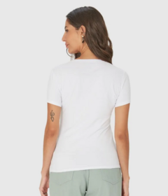 Camiseta Básica Branca Decote Redondo Malwee - comprar online