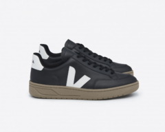 V-12 LEATHER BLACK WHITE DUNE VEJA