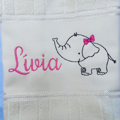 Toalha Lavabo Bordada Personalizada Infantil 30 x 45 cm – Elefantinha com Lacinho - comprar online