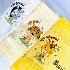 Kit Toalha Bordada Infantil - Safari: Seja Forte, Seja Corajoso, Seja Gentil