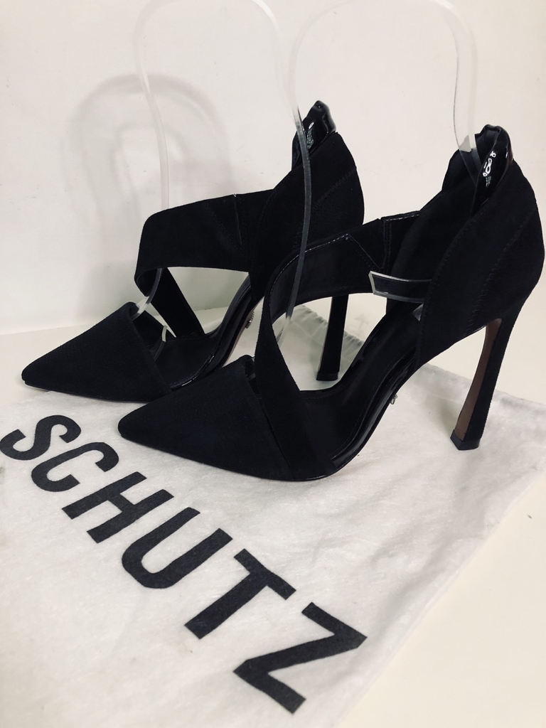 Scarpin nobuck best sale preto schutz