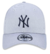 Boné New Era 9FORTY Aba Curva Ajustável MLB New York Yankees Basic - Cinza na internet