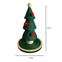 Árvore de Natal arranhador para gatos, verde, com enfeites vermelhos e base circular, medindo 60cm de altura e 40cm de diâmetro.