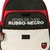 Mochila de costas infantil nas cores do Flamengo, com detalhes em preto e vermelho e um chaveiro de mascote.