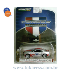 1:64 GREEN LIGHT - 2009 Chevrolet Camaro SS Indianapolis 500 Pace Car (Importada)