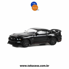 1:64 GREEN LIGHT - 2022 Ford Mustang Mach 1 SHOWROOM FLOOR series 2 - comprar online