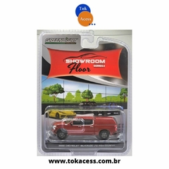 1:64 GREEN LIGHT - 2022 Chevrolet Silverado LTD High Country SHOWROOM FLOOR series 2