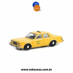 Miniatura 1:64 Green Light - Hollywood - Thelma & Louise - 1984 Dodge Diplomat Taxi - comprar online