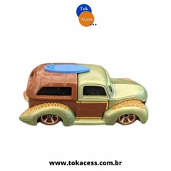 Miniatura 1:64 Hot Wheels - Character Cars - Disney 100 anos - Pixar - Crush - Tok Acess