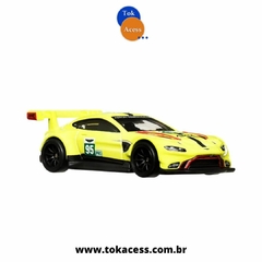 Miniatura 1:64 Hot Wheels - Premium - Car Culture - Race Day - Aston Martin Vantage GTE - comprar online