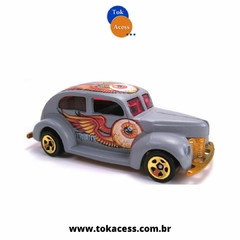 Miniatura 1:64 Hot Wheels - Wastelanders 4/10 - 1.940 Fat Fendered - 57142 na internet