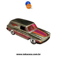 Miniatura 1:64 Hot Wheels - Ultra Hots - Custom 1969 Volkswagen Squareback - HLH92-D511 na internet