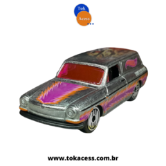 Miniatura 1:64 Hot Wheels - Ultra Hots - Custom 1969 Volkswagen Squareback - HLH92-D511 - loja online