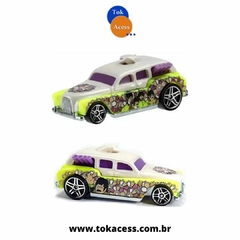 Miniatura 1:64 Hot Wheels - The Beatles Yellow Submarine - CocKney Cap II 2/6 - John Lennon - Temática - comprar online