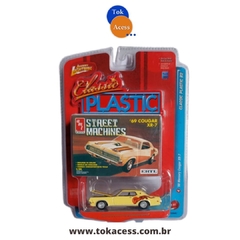 1:64 Johnny Lightning - 69 Mercury Cougar XR-7