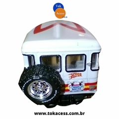 Miniatura 1:64 Johnny Lightning - Speed Racer - 1980 Toyota Land Cruiser - JLCP7464 - loja online