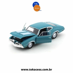 Miniatura 1:64 M2 - 1970 Oldsmobile Cutlass 442 - Detroit Muscle R68 22-24 - comprar online