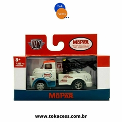 Miniatura 1:64 M2 MACHINES - MOPAR - 1.957 Dodge Coe Tow Truck - R61 20-63