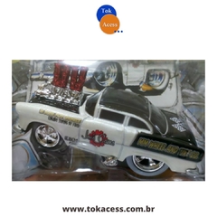 1:64 Maisto - Muscle Machines - 1955 Chevrolet Bel Air - comprar online