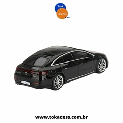 Miniatura 1:64 MINI GT - Mercedes Benz EQS 580 4 Matic Black #694 - Tok Acess