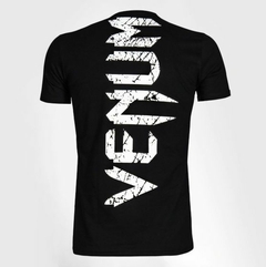 CAMISETA GIANT- PRETO/ BRANCO M - VENUM na internet