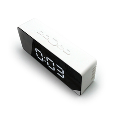 Reloj Despertador Digital Con Sensor Luz Alarma Temperatura - comprar online