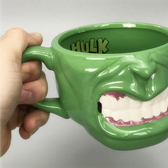 Caneca 3D em porcelana óssea da Marvel