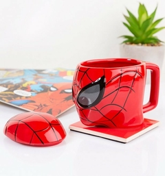 Caneca 3D em porcelana óssea da Marvel