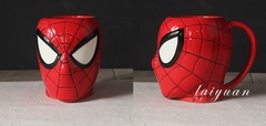 Caneca 3D em porcelana óssea da Marvel