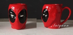 Caneca 3D em porcelana óssea da Marvel