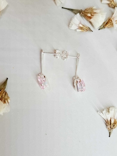 Aros Barrita con Corazón Rosa - Alma de Cristal accesorios