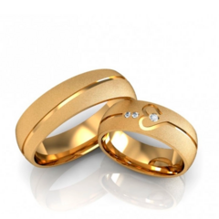 Alianças de Casamento 6mm Diamantada Friso Diagonal com Coração e Pedras Ouro 18k