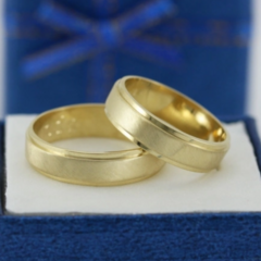 Alianças De Casamento 5mm Lisa Laterais Rebaixada Ouro 18k na internet