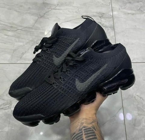 Nike vapormax flyknit triple black orders 3.0